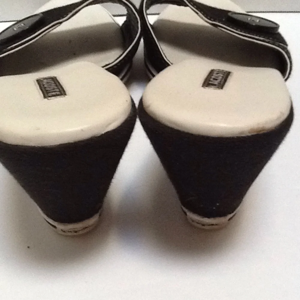 Vintage Lacoste Aimee Black/White Button Wedge‎ Sandals Old Money Quiet Luxury